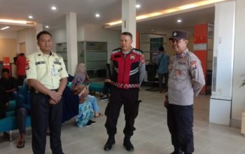 Sambangi Pasar sentral dan Perbankan, Polsek Pangkajene Gelar Patroli Dialogis di Jl. Sultan Hasanuddin