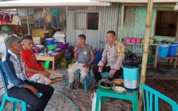 Bhabinkamtibmas Kelurahan Kassi Sambang Warga yang Akan Hajatan, Pererat Silaturahmi dan Sampaikan Pesan Kamtibmas.