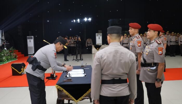 Kapolda Sulsel Pimpin Pelantikan Wakapolda dan Dirreskrimum serta Sertijab Dirreskrimsus, Tekankan Dukungan dan Soliditas Jajaran