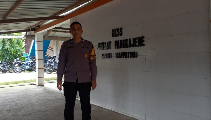 Bhabinkamtibmas Polsek Pangkajene Amankan Ibadah Mingguan Jemaat GKSS Klasis