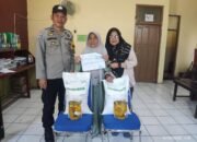 Bhabinkamtibmas Polsek Pangkajene Awasi Penyaluran Bantuan Pangan di Bonto Perak dan Sibatua