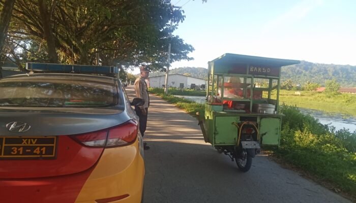 Polsek Mandalle Gelar Patroli Sore Hari Untuk Jaga Kamtibmas