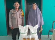 Bhabinkamtibmas Polsek Ma’rang Hadiri Penyaluran Bantuan Pangan untuk 251 KK di Desa Punranga