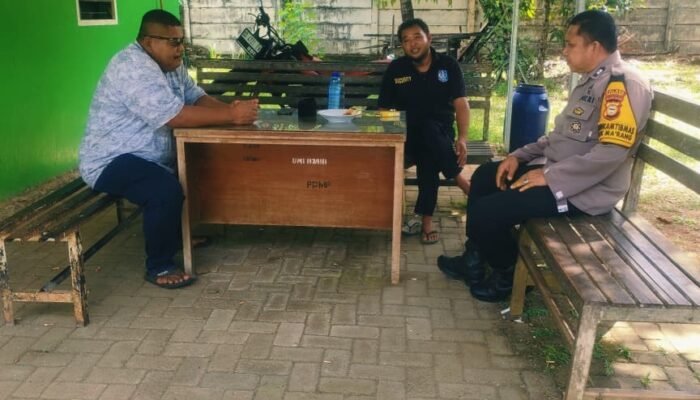Sambang Siang ke Kampung Sambau, Bhabinkamtibmas Ma’rang Ajak Warga Jaga Kamtibmas