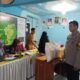 Bhabinkamtibmas Mappasaile Pantau Penyortiran Barkot Bantuan Pangan 2026 di Kantor Kelurahan