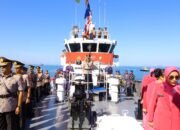 Momentum HUT Bhayangkara Ke-80, Kapolda Sulsel Pimpin Tradisi Tabur Bunga di Laut