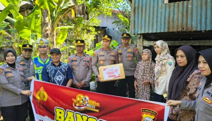 Sambut HUT Bhayangkara ke-80, Polres Pangkep Salurkan Bantuan Sosial untuk Warga Kurang Mampu di Minasatene