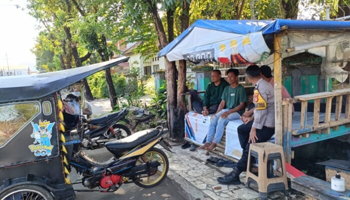 Bhabinkamtibmas Padoang-doangan Sapa Komunitas Bentor, Imbau Warga Tingkatkan Kewaspadaan Kamtibmas