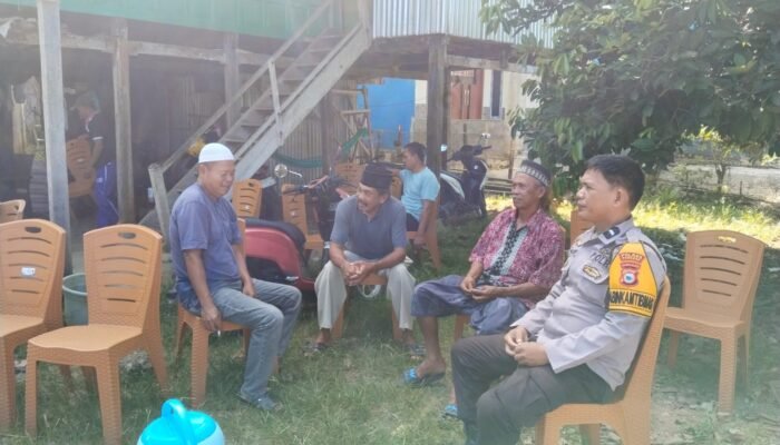 Sambang Dialogis, Bhabinkamtibmas Polsek Ma’rang Pererat Silaturahmi dan Jaga Kondusifitas Kamtibmas di Desa Alesipitto