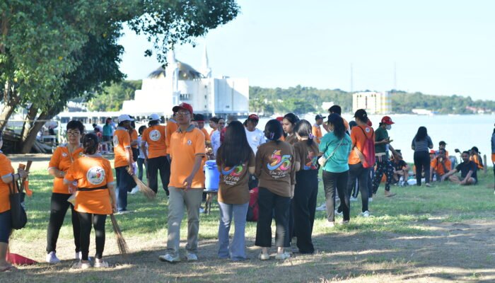 Semarak 80 Tahun Paroki St. Petrus Rasul Parepare,  Diperingati Dengan Bakti Sosial Di Pantaiku Parepare