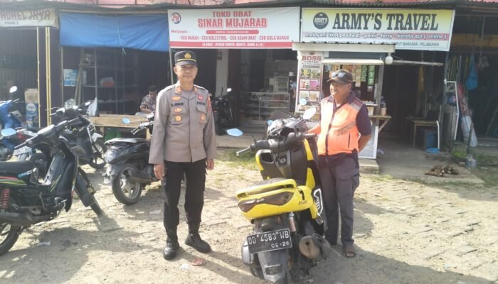 Kapolsek Ma’rang Patroli Pasar Tradisional Bonto-Bonto, Sampaikan Himbauan Kamtibmas kepada Juru Parkir