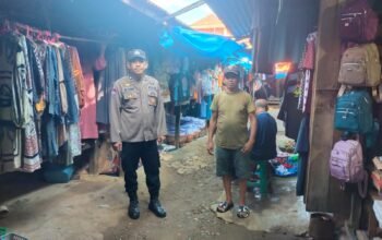 Cegah Gangguan Kamtibmas, Ps. Kanit Binmas Polsek Ma’rang Intensifkan Patroli dan Sambang di Pasar Tradisional Bonto-Bonto