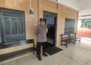 Bhabinkamtibmas Polsek Ma’rang Amankan Ibadah Mingguan di Gereja Klasis Mappatuo Padanglampe, Wujudkan Rasa Aman Bagi Jemaat