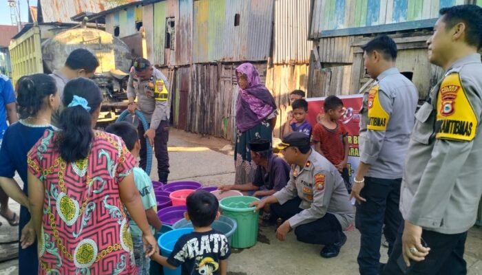 Bakti Sosial HUT Bhayangkara ke-80, Polsek Bungoro Salurkan Air Bersih untuk Warga Kampung Jollo