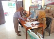 Bhabinkamtibmas Kalabbirang hadir dalam panyaluran bantuan pangan pemerintah
