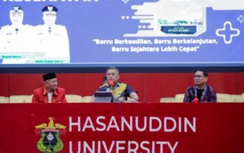 Wabup Barru Bekali Mahasiswa KKN Profesi Kesehatan Unhas, Dorong Kolaborasi Tingkatkan Layanan Kesehatan Masyarakat