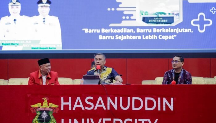 Wabup Barru Bekali Mahasiswa KKN Profesi Kesehatan Unhas, Dorong Kolaborasi Tingkatkan Layanan Kesehatan Masyarakat