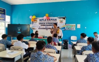 Bhabinkamtibmas Beri Penyuluhan Hukum kepada Siswa Baru SMKN 9 Pangkep, Tekankan Bahaya Judi dan Narkoba