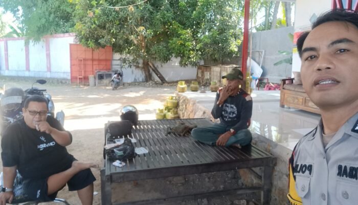 Bhabinkamtibmas Tekolabbua Sambangi SPBUN Lomboka, Sosialisasikan Pengukuran Pas Kecil bagi Perahu Jolloro