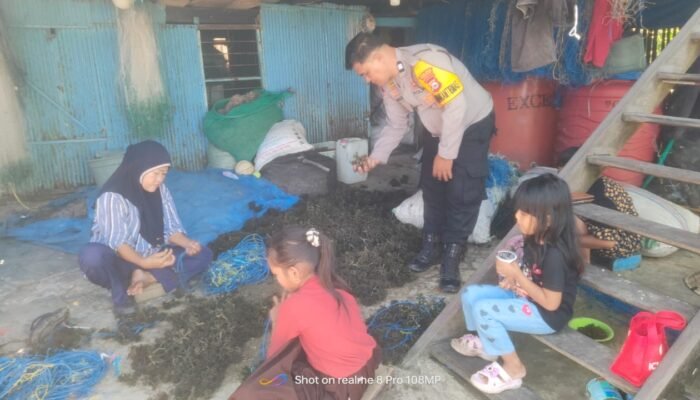 Menembus Wilayah Kepulauan, Bhabinkamtibmas Polsek Ma’rang Disambut Antusias Warga Kampung Bohe