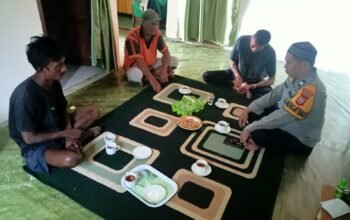 Bhabinkamtibmas Polsek Pangkajene Mediasi Dugaan Pencurian di Area Tambak, Warga Diimbau Menahan Diri