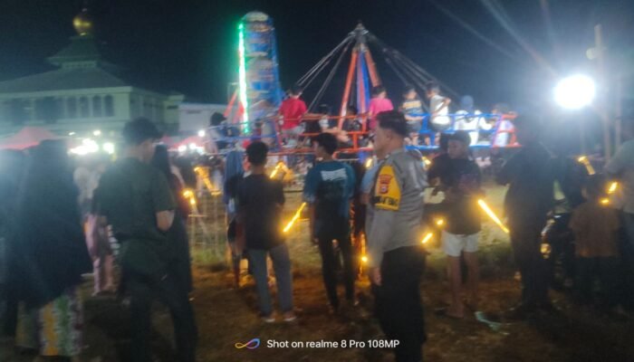 Ciptakan Rasa Aman, Personel Polsek Ma’rang Rutin Laksanakan Patroli Dialogis di Area Pasar Malam