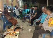 Bhabinkamtibmas Polsek Pangkajene Melayat ke Rumah Duka Warga Binaan, Sampaikan Belasungkawa dan Pesan Kamtibmas