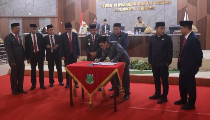 Pemkab dan DPRD Pinrang Setujui Ranperda APBD 2025