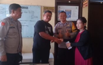 Kanit Binmas dan Bhabinkamtibmas Mediasi Warga Terkait Aktivitas Pengepul