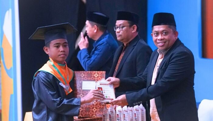 YDPI PT Semen Tonasa Gelar Wisuda Perdana 173 Santri TPA Binaan