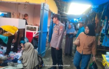 Ps. Kanit Binmas Polsek Ma’rang Bersama Bhabinkamtibmas Patroli Dialogis di Pasar Tradisional Bonto-Bonto, Sampaikan Pesan Kamtibmas