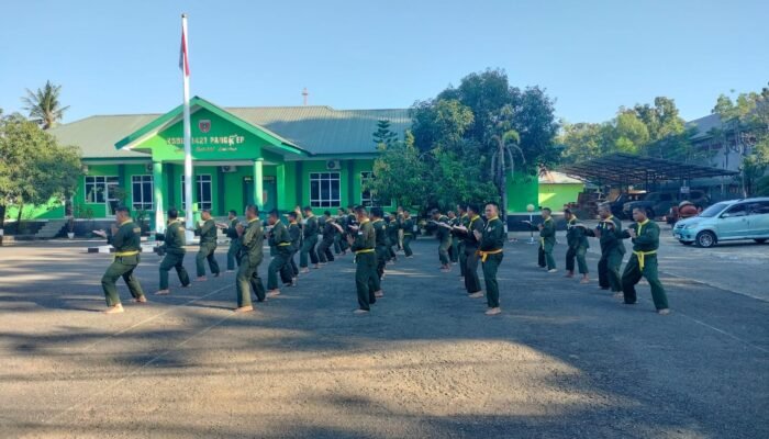 Tingkatkan Kesiapan dan Keterampilan Bela Diri, Personel Kodim 1421/Pangkep Gelar Latihan Pencak Silat Militer