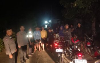 Kapolsek Ma’rang Pimpin Patroli Malam, Sambangi Remaja Cegah Gangguan Kamtibmas