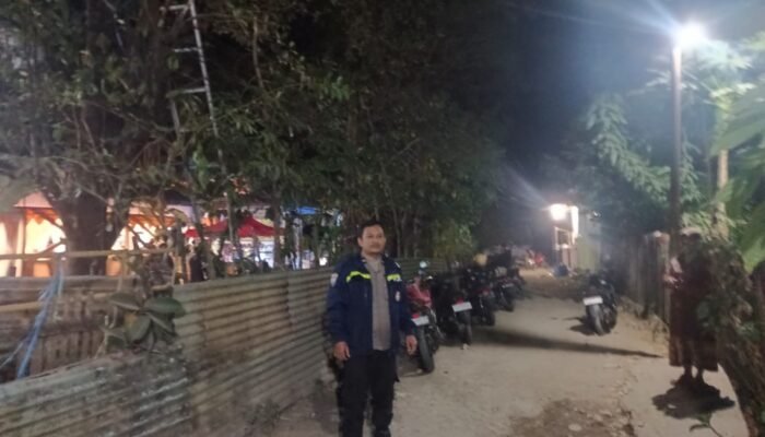 Bhabinkamtibmas Pabundukang Amankan Pesta Pernikahan Warga, Jaga Kamtibmas Tetap Kondusif