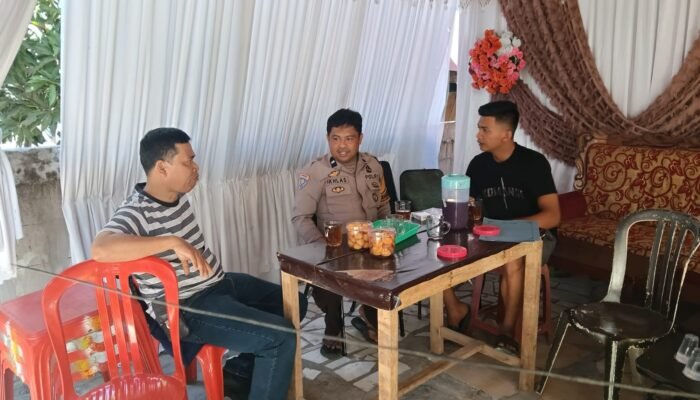 Bhabinkamtibmas Kelurahan Mappasaile Antar Izin Keramaian dan Sampaikan Imbauan Kamtibmas kepada Warga