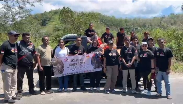 Relawan Diaspora NTT Salurkan Bantuan bagi Korban Gempa Flores di Kampung Terisolir Bora Blupur Sikka