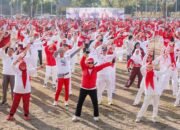Bupati Barru Bersama Ribuan Warga Semarakkan HUT RI ke-81 Lewat Senam Gelora Merah Putih