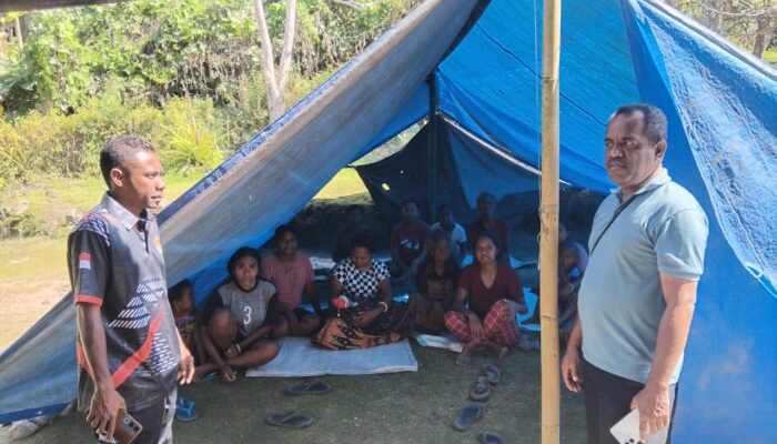 Warga Bora Blupur Sikka Masih Terisolir Pascagempa, Butuh Evakuasi dan Bantuan Darurat