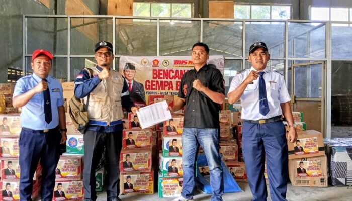 12 Truk Bantuan Kemanusiaan dari Anggota DPR RI, Gapasdap, dan DLU Holding Disalurkan untuk Korban Gempa Sikka dan Nagekeo