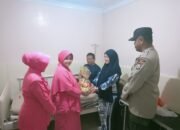 Kapolsek Balocci Bersama Bhayangkari Jenguk Personel yang Dirawat di RS Bhayangkara Makassar