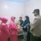 Kapolsek Balocci Bersama Bhayangkari Jenguk Personel yang Dirawat di RS Bhayangkara Makassar