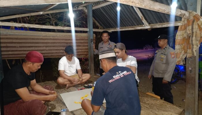 Polsek Labakkang Gelar Patroli Malam, Antisipasi Gangguan Kamtibmas dan Kebakaran