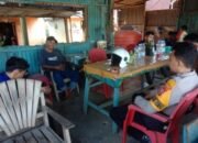 Bhabinkamtibmas Polsek Mandalle laksanakan giat sambang himbau warga antisipasi bahaya kebakaran