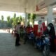 Kanit Samapta Polsek Pangkajene Pantau SPBU, Antisipasi Kepadatan Kendaraan Akibat Antrean BBM