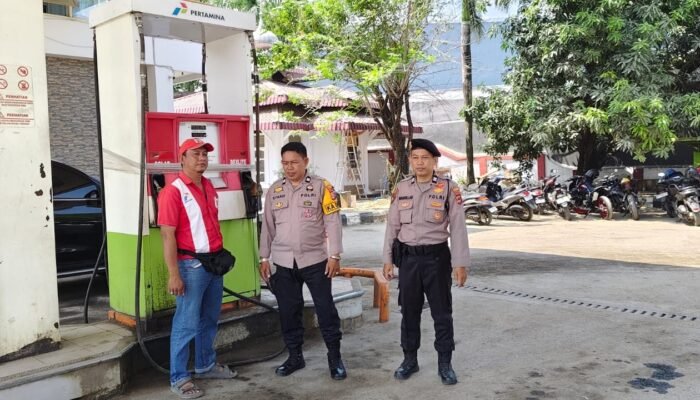 Antisipasi Antrean Panjang, Personel Polsek Bungoro Pantau SPBU 74.906.23