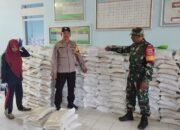Bhabinkamtibmas Pantau Penyaluran Bantuan Pangan Pemerintah di Kelurahan Sibatua