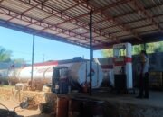 Bhabinkamtibmas Pantau SPBUN di Tekolabbua, Antisipasi Dampak Kelangkaan BBM Solar