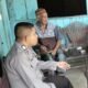 Bhabinkamtibmas Polsek Mandalle Sambangi Warga Desa Binaan, Ajak Bersama Jaga Kamtibmas