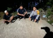 Bhabinkamtibmas Polsek Mandalle laksanakan giat sambang warga malam hari