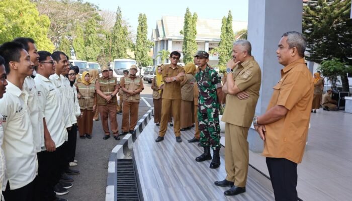 Bupati Irwan Hamid Serahkan Kendaraan Operasional untuk Koperasi Desa di Pinrang ​